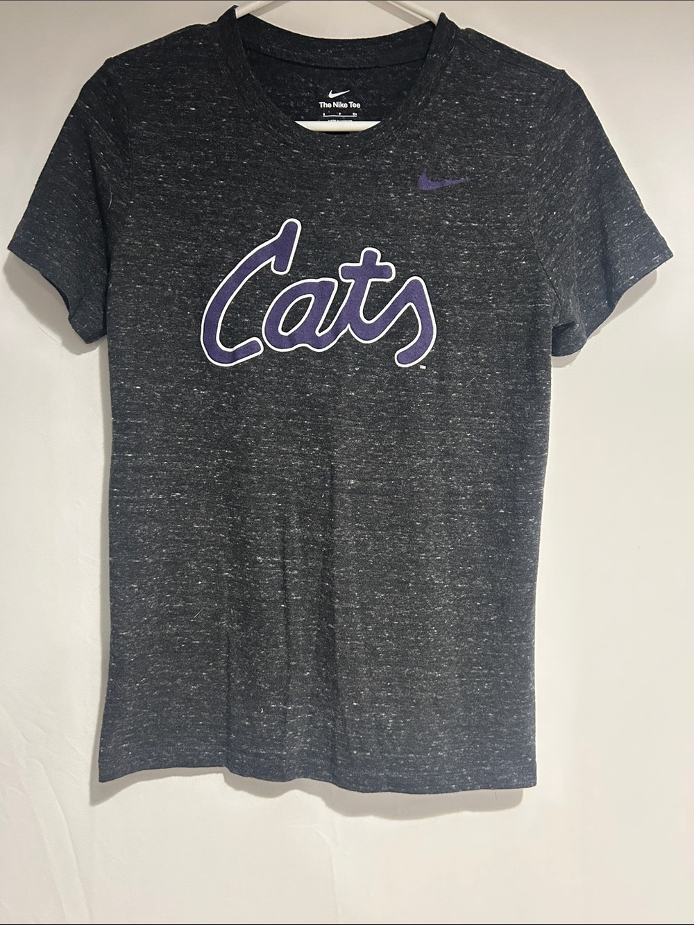 Nike Kansas State Dark Heather Gray Short-Sleeve Tee with Purple "Cats" Script